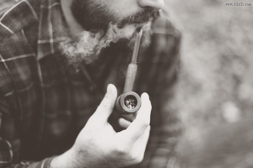 留胡子的男人图片