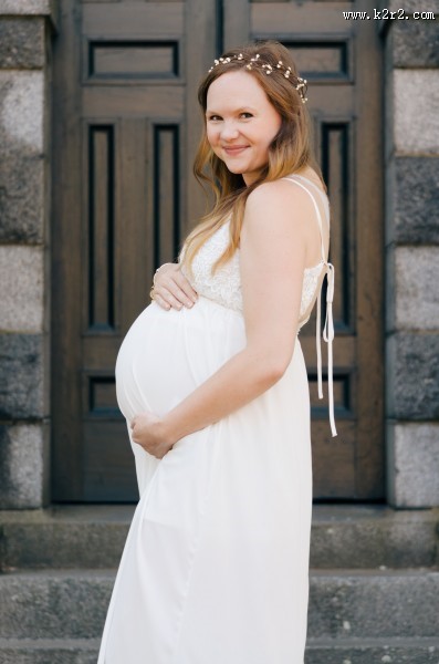 怀孕的女人图片