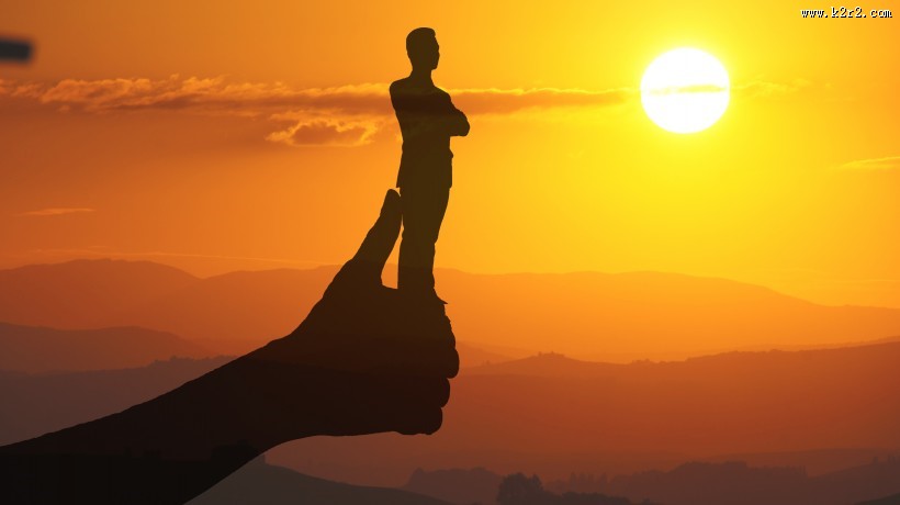 商务人士看向远方思考剪影图片大全