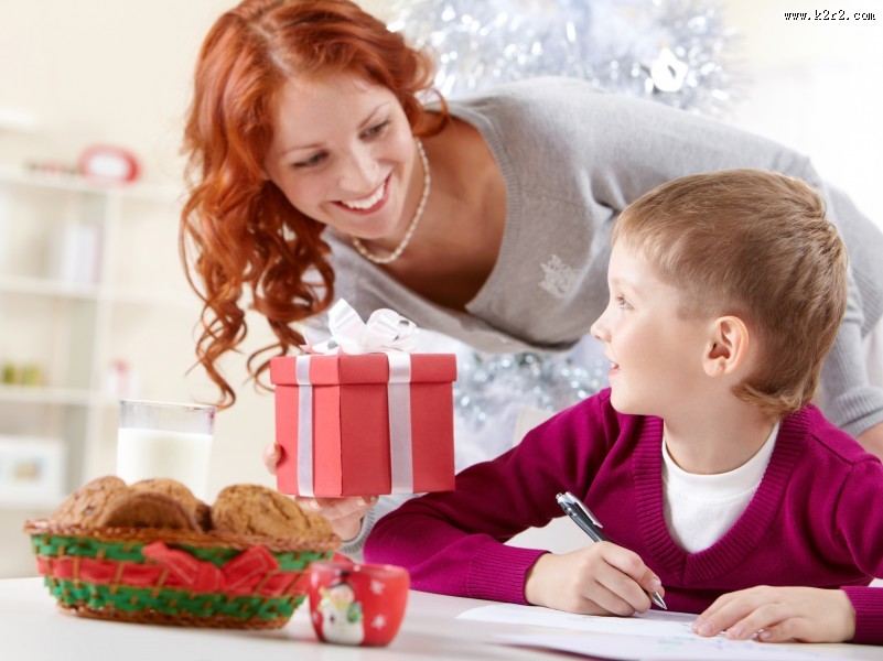 妈妈和宝贝在一起的开心时光图片