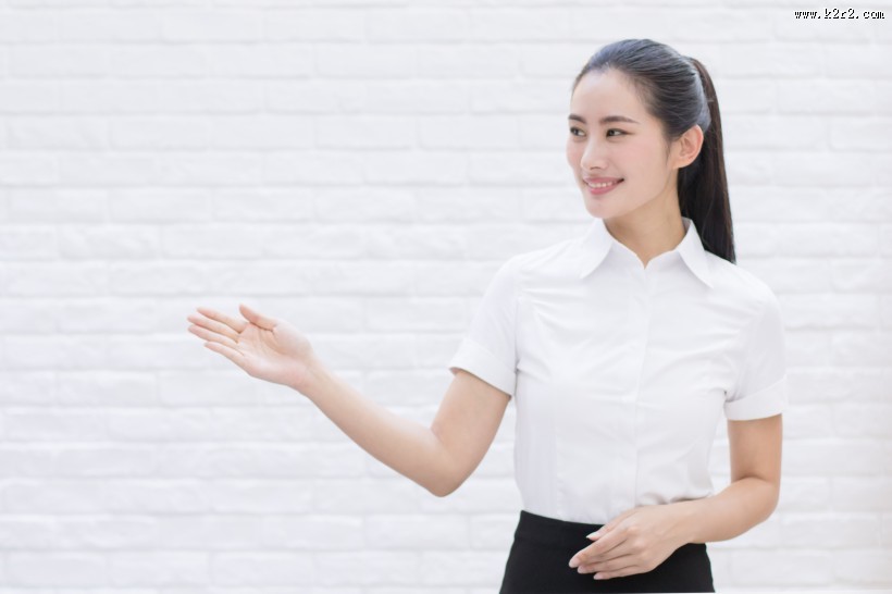 自信的职场女性白领图片