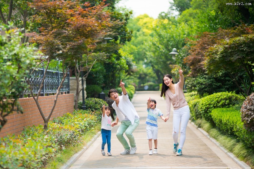 温馨家庭的欢乐时光图片
