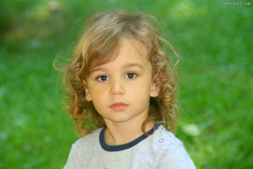 可爱卷发儿童图片大全