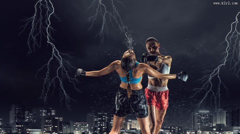 女人拳击比赛场上的图片