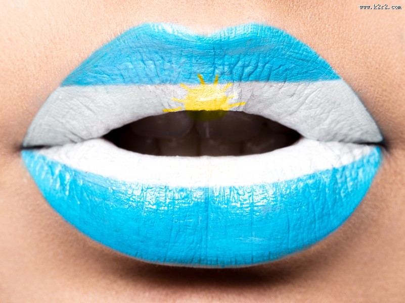嘴唇上的各国旗帜彩绘图片