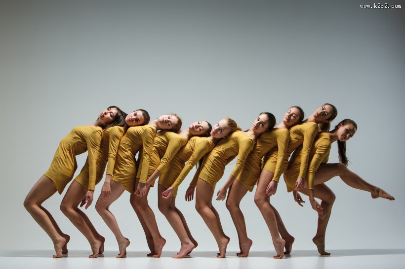 美女跳芭蕾舞的图片