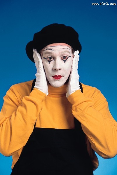 孤独的小丑演员图片