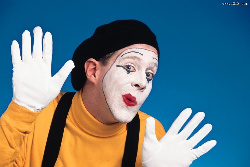 孤独的小丑演员图片