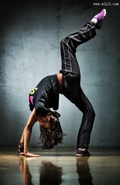 时尚青年跳动感街舞图片大全