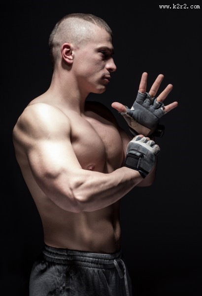 搏击运动的男人图片