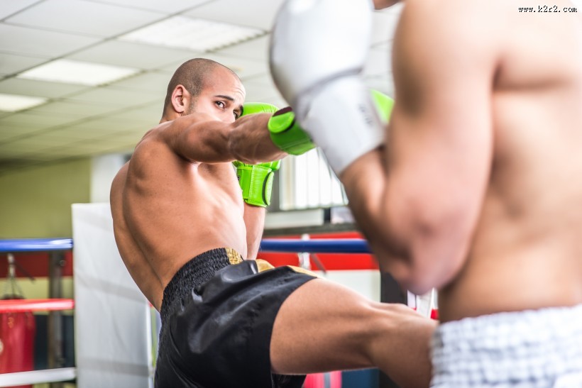 搏击运动的男人图片