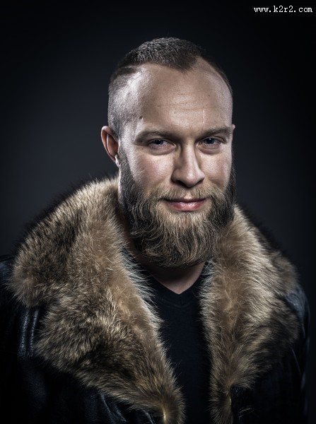 留着大胡子的男人图片