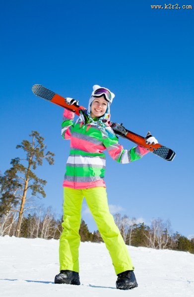 开心滑雪的一家人图片