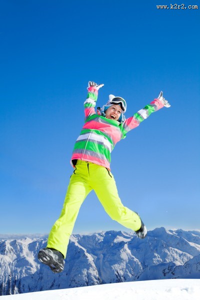 开心滑雪的一家人图片