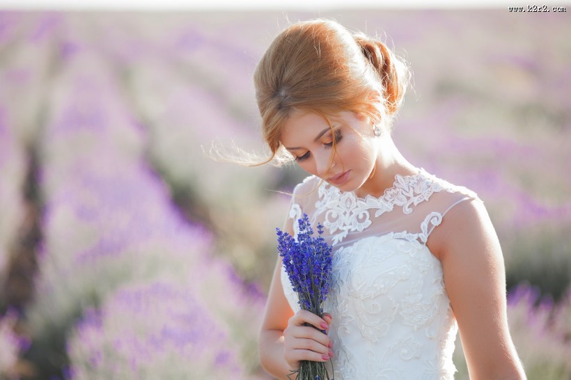 穿婚纱的新娘图片