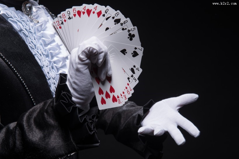 变魔术的男人图片大全