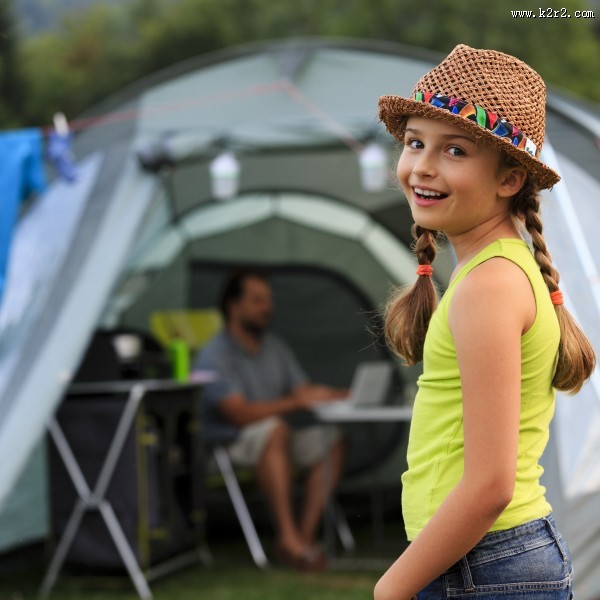 快乐儿童野营的图片