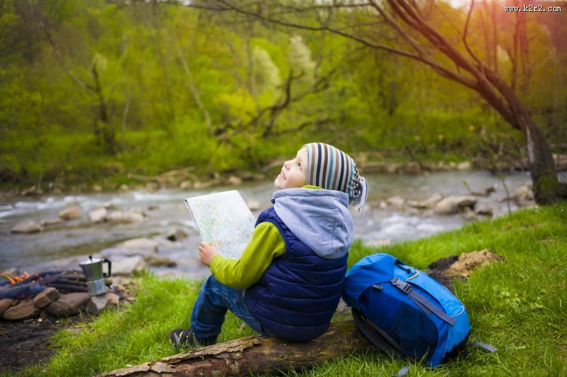 快乐儿童野营的图片