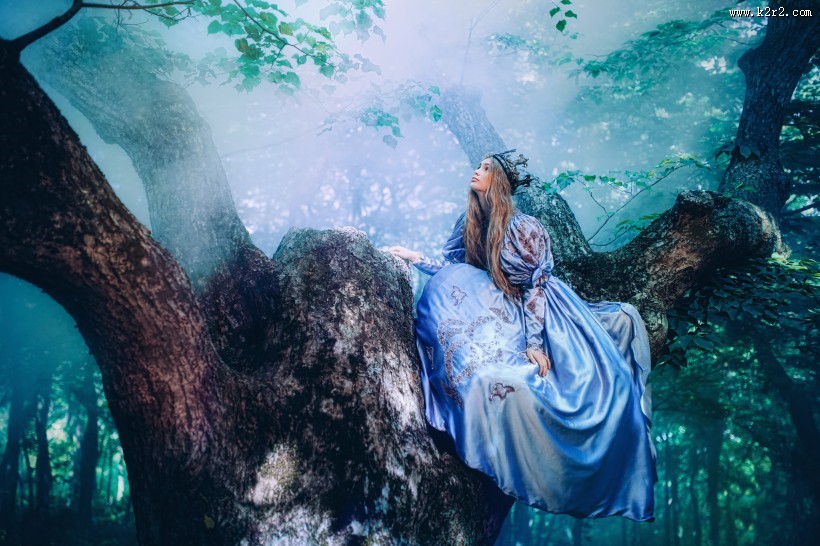 森林中的美女公主图片