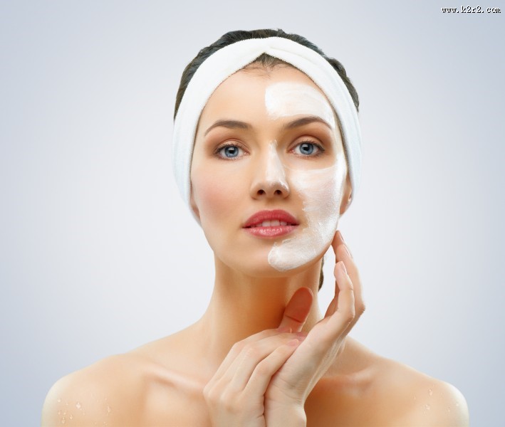 美女护肤沐浴的图片