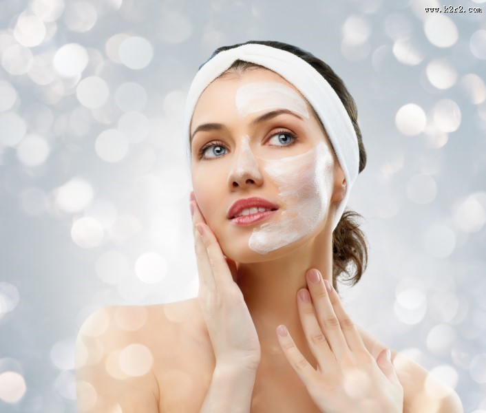 美女护肤沐浴的图片