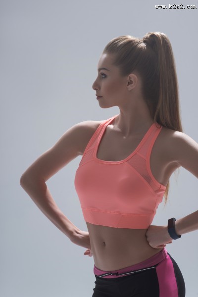 运动健美的美女图片