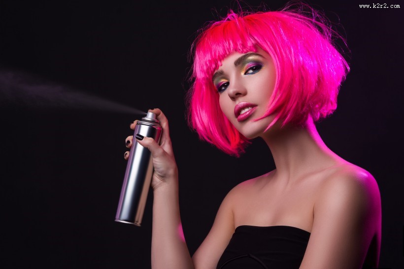 红头发彩妆美女图片