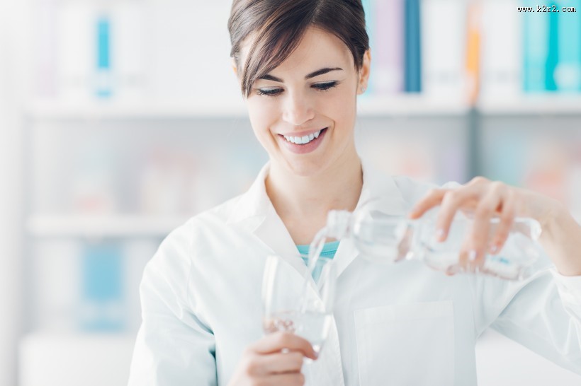 笑容很漂亮的美女医生图片