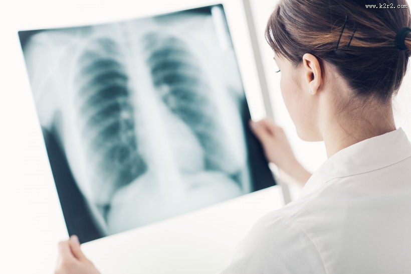 笑容很漂亮的美女医生图片