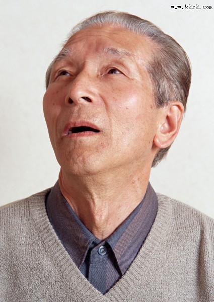 开朗的爷爷特写图片