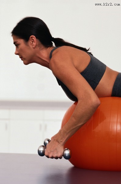 康复运动中的人们图片