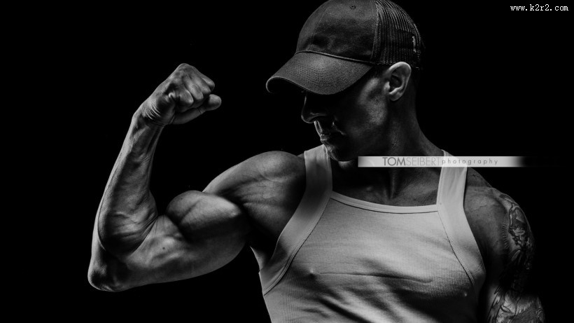 健身房健身的肌肉男图片大全