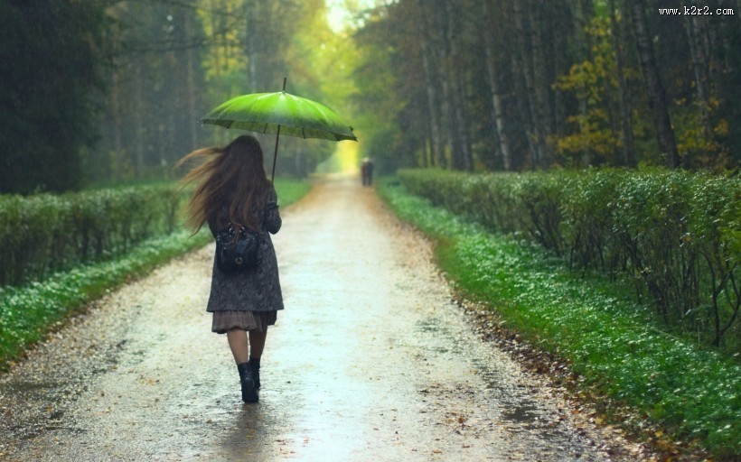 雨中的女孩图片大全