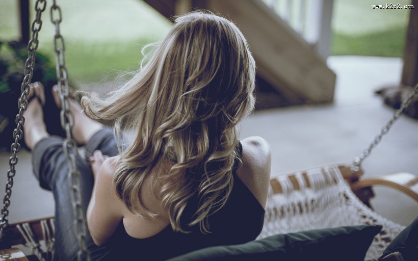 唯美的女孩背影图片