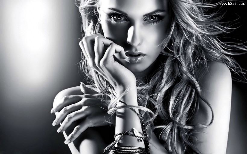黑白照美女图片