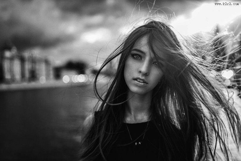 黑白照美女图片