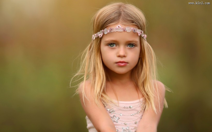 时尚魅力的金发女孩图片