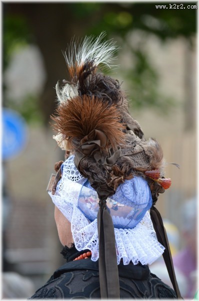 戴帽子的人物背影图片大全