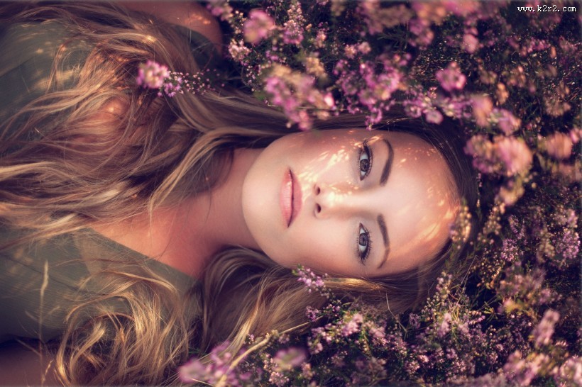 花丛中的美女图片大全