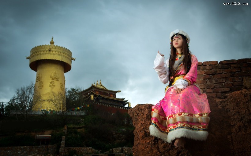 民族风美女图片