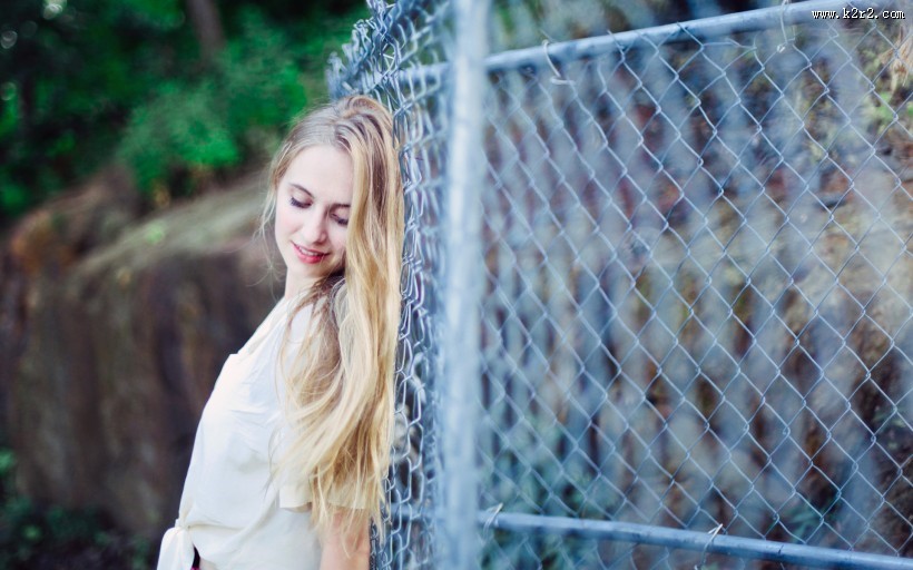 漂亮的金发美女图片