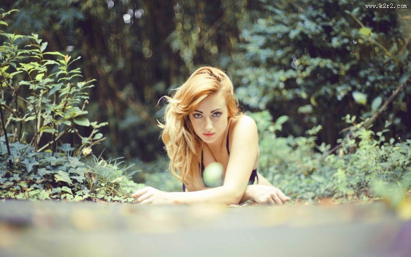 漂亮的金发美女图片