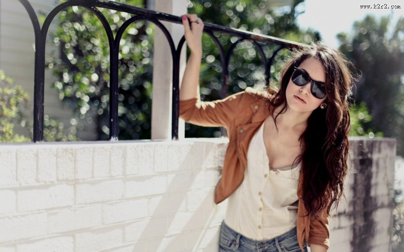 戴墨镜的美女图片大全