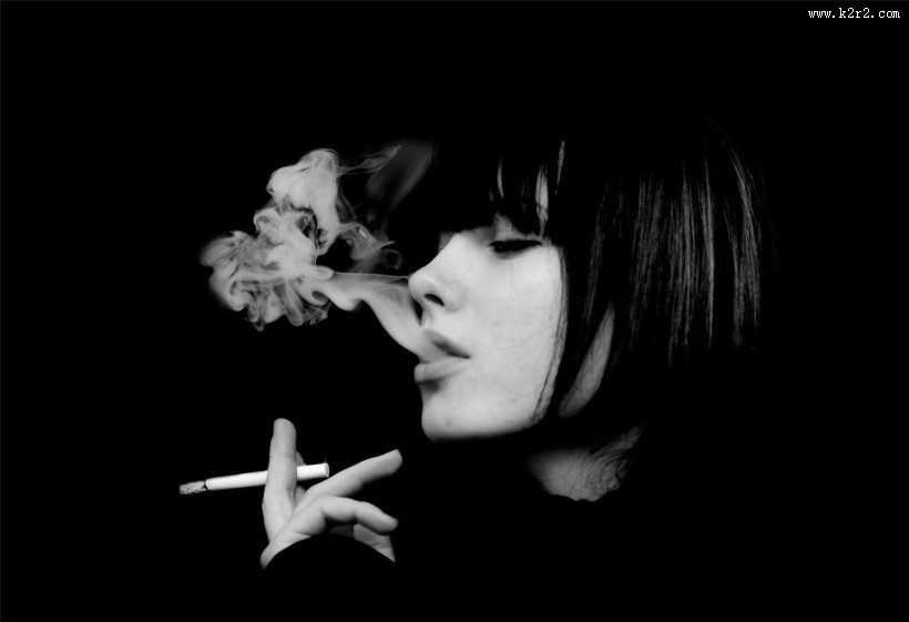 吸烟的人物图片