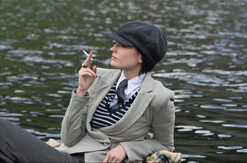 吸烟的人物图片