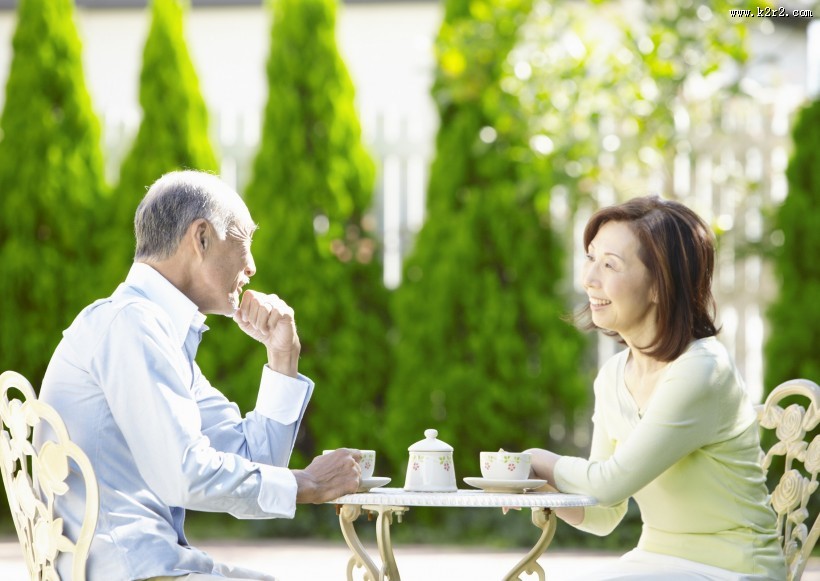 和蔼的老人图片