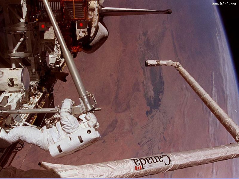 探索宇宙-太空中的宇航员图片