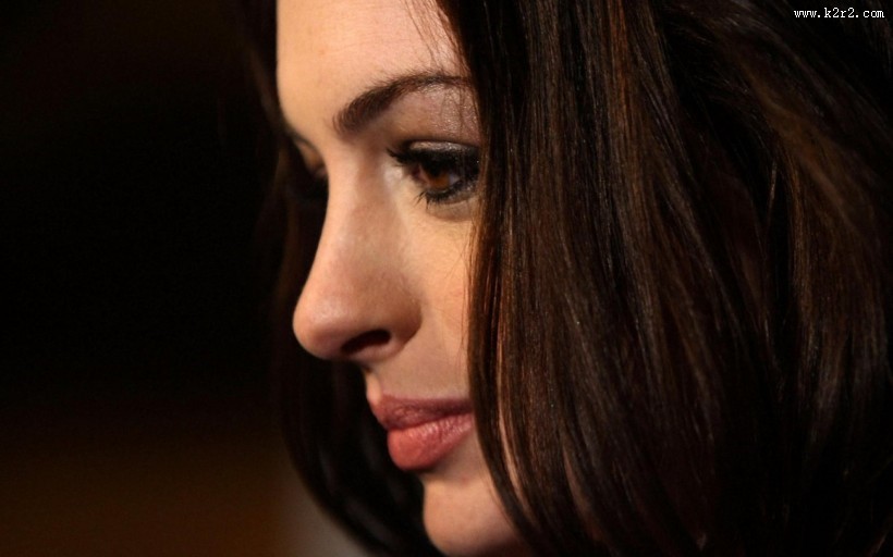 精致女性侧脸图片