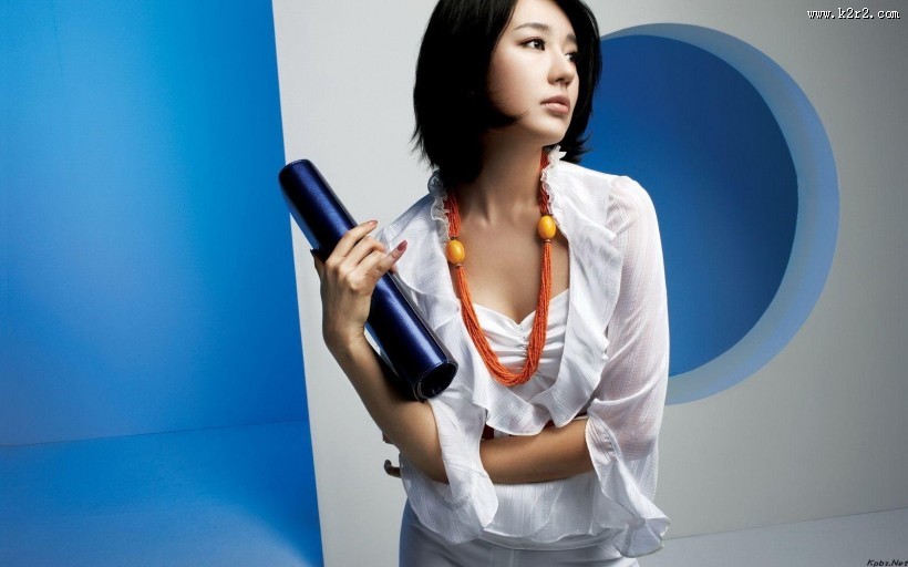 优雅魅力的短发女孩图片