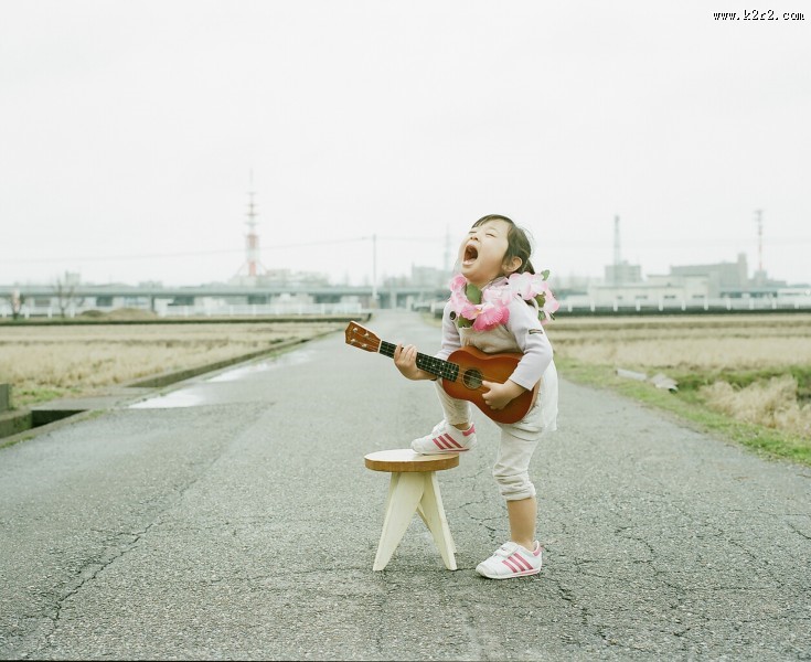 日本超萌小女孩公路摄影图片大全